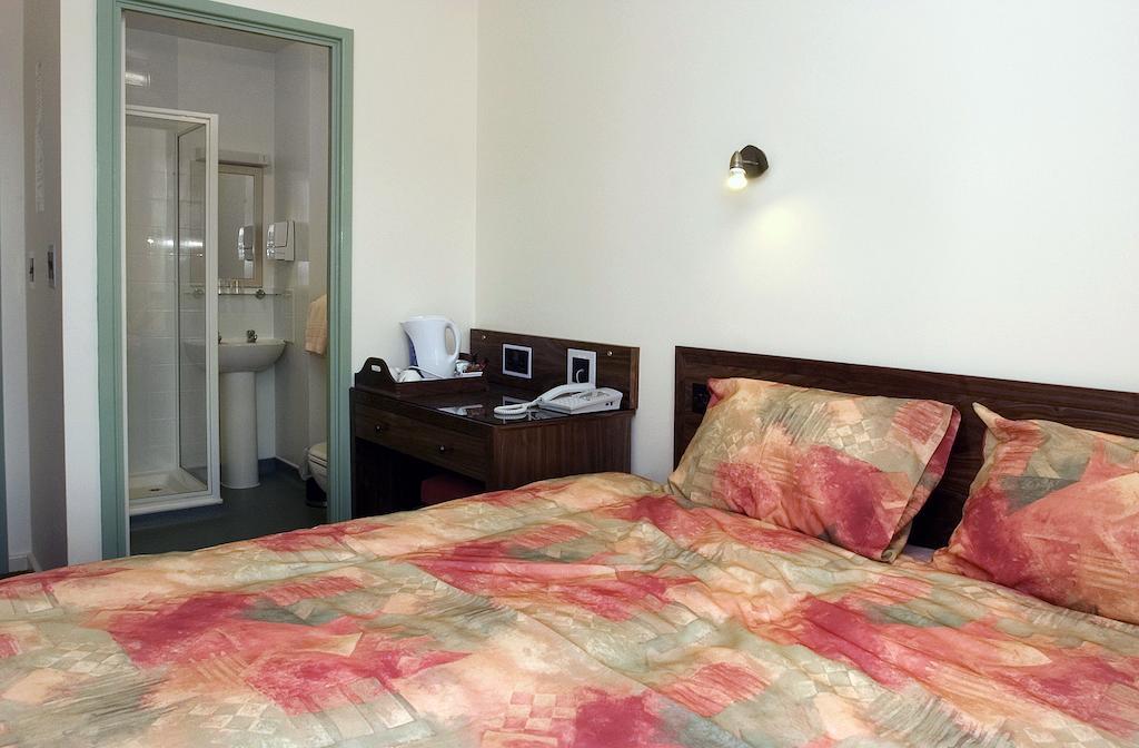 The Robin 2 Hotel Вулвергемптон Стая снимка
