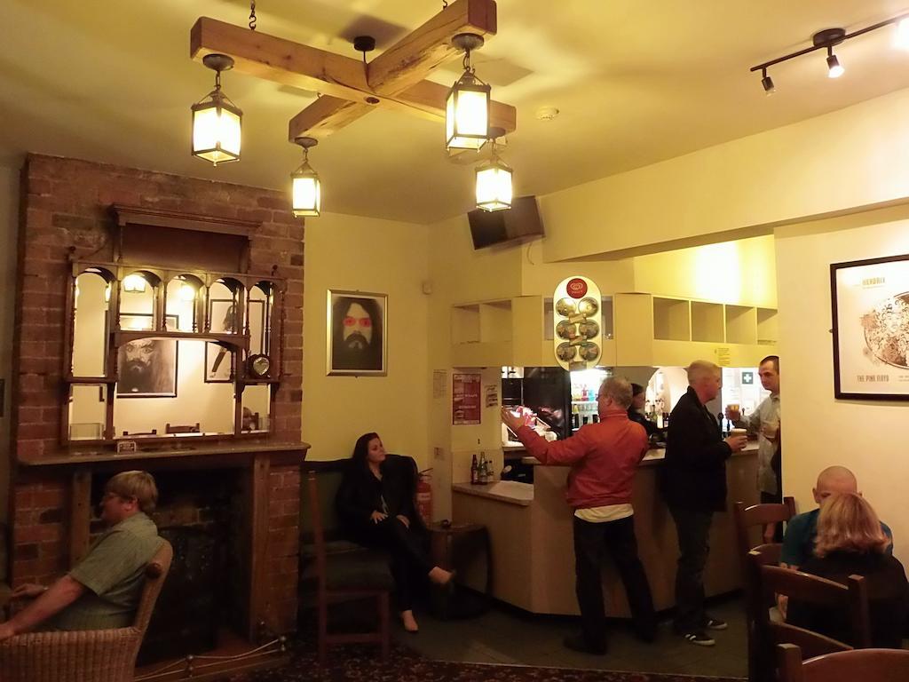 The Robin 2 Hotel Вулвергемптон Екстериор снимка
