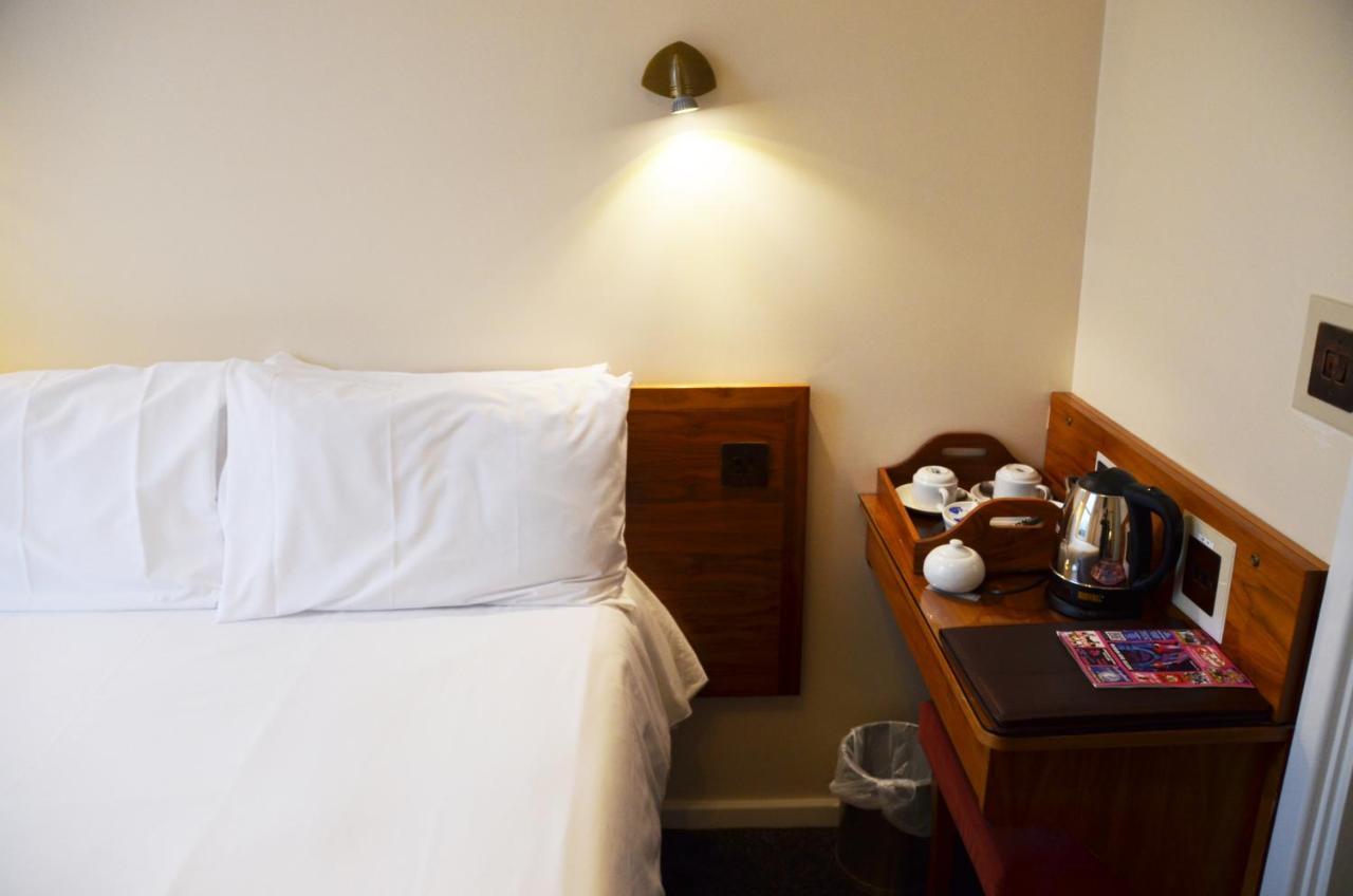 The Robin 2 Hotel Вулвергемптон Екстериор снимка